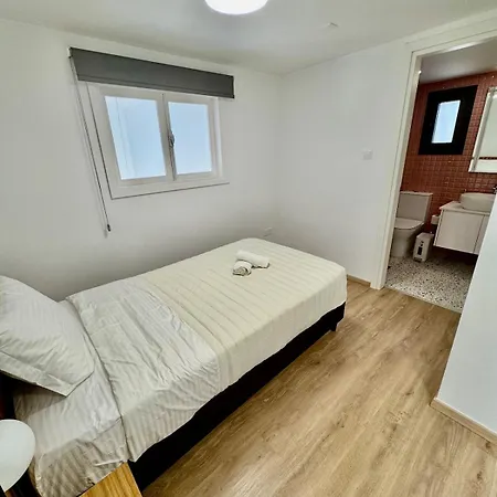 Luxury Maisonette 200 Meter To Sea 아파트