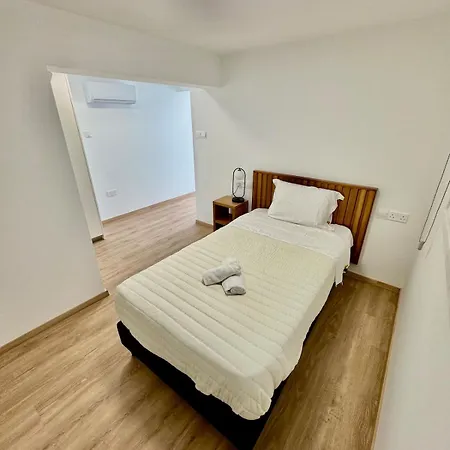 Luxury Maisonette 200 Meter To Sea 아파트 *